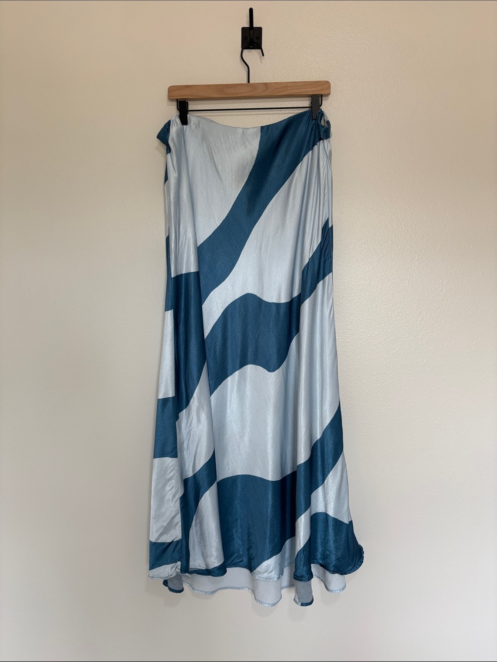 Anthropologie Silky Waves Woven Slip Maxi Pull-On Skirt Blue 2X - Picture 3 of 9